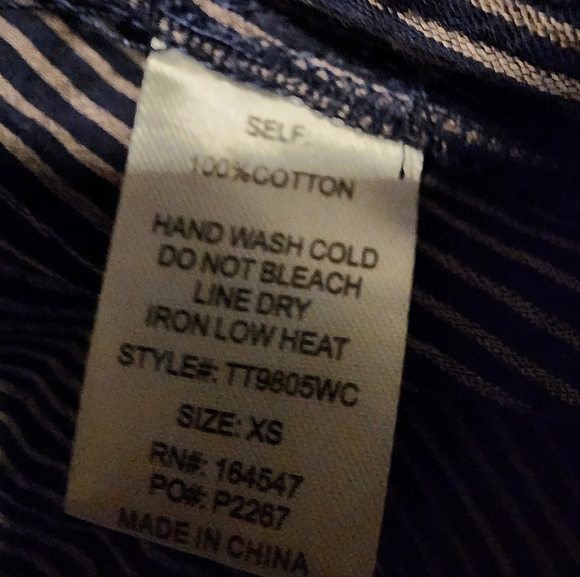 Button down top from Vici - Picture 3 of 4